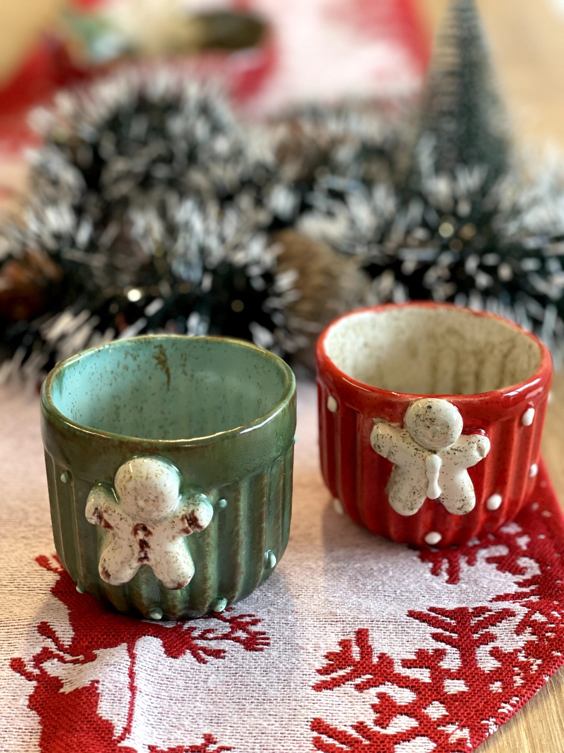 Poterie artisanale trempée dans des couleurs d'hiver pour tout usage: café, thé, tisane, cidre, etc. – Image 3