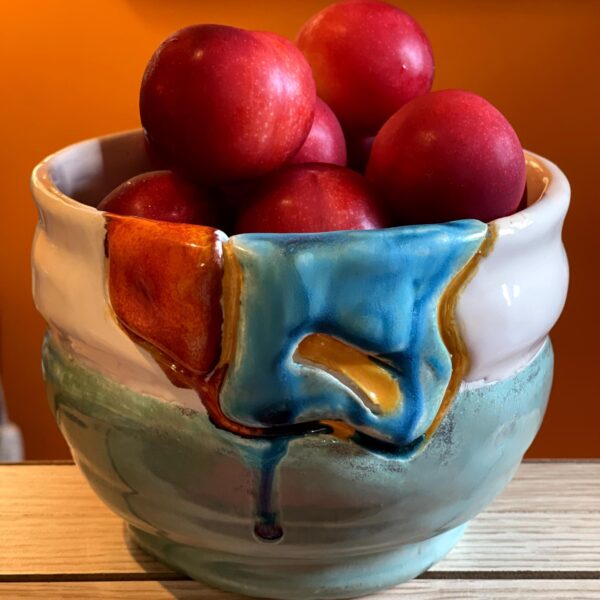 Bol en céramique fait main. Magnifique poterie décorative aux couleurs divines en relief pour servir vos fruits, fruits secs, salade, etc.