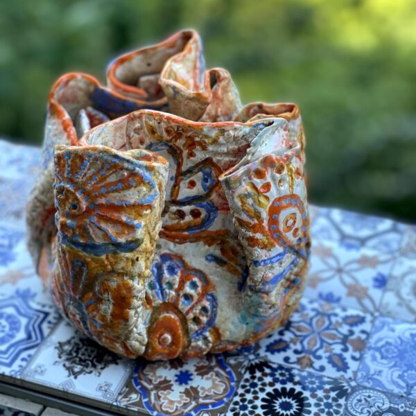 Poterie en céramique, fait main, inspirée d'une tulipe, avec une touche nostalgique, pour décoration intérieur, bar ou table à manger