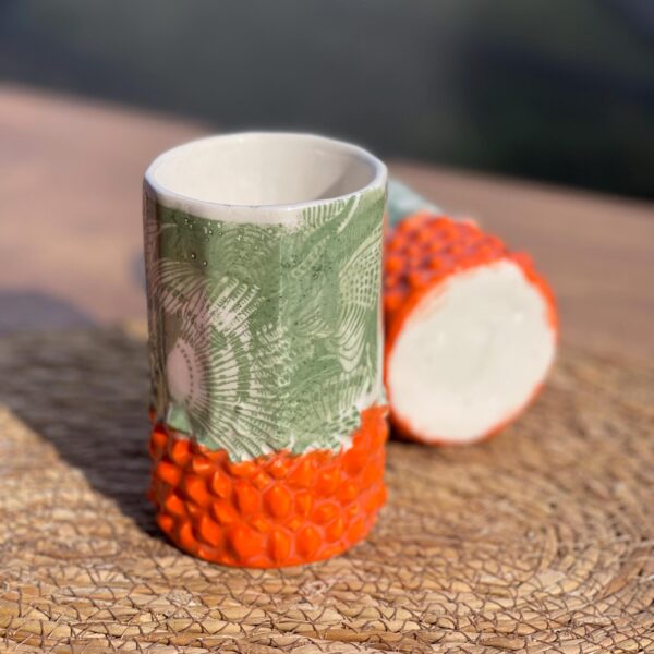Lot de 2 tasses en céramiques artisanales, fait main. Magnifique poterie lavable, décoration de table, accessoire de bar, servir café, thé.