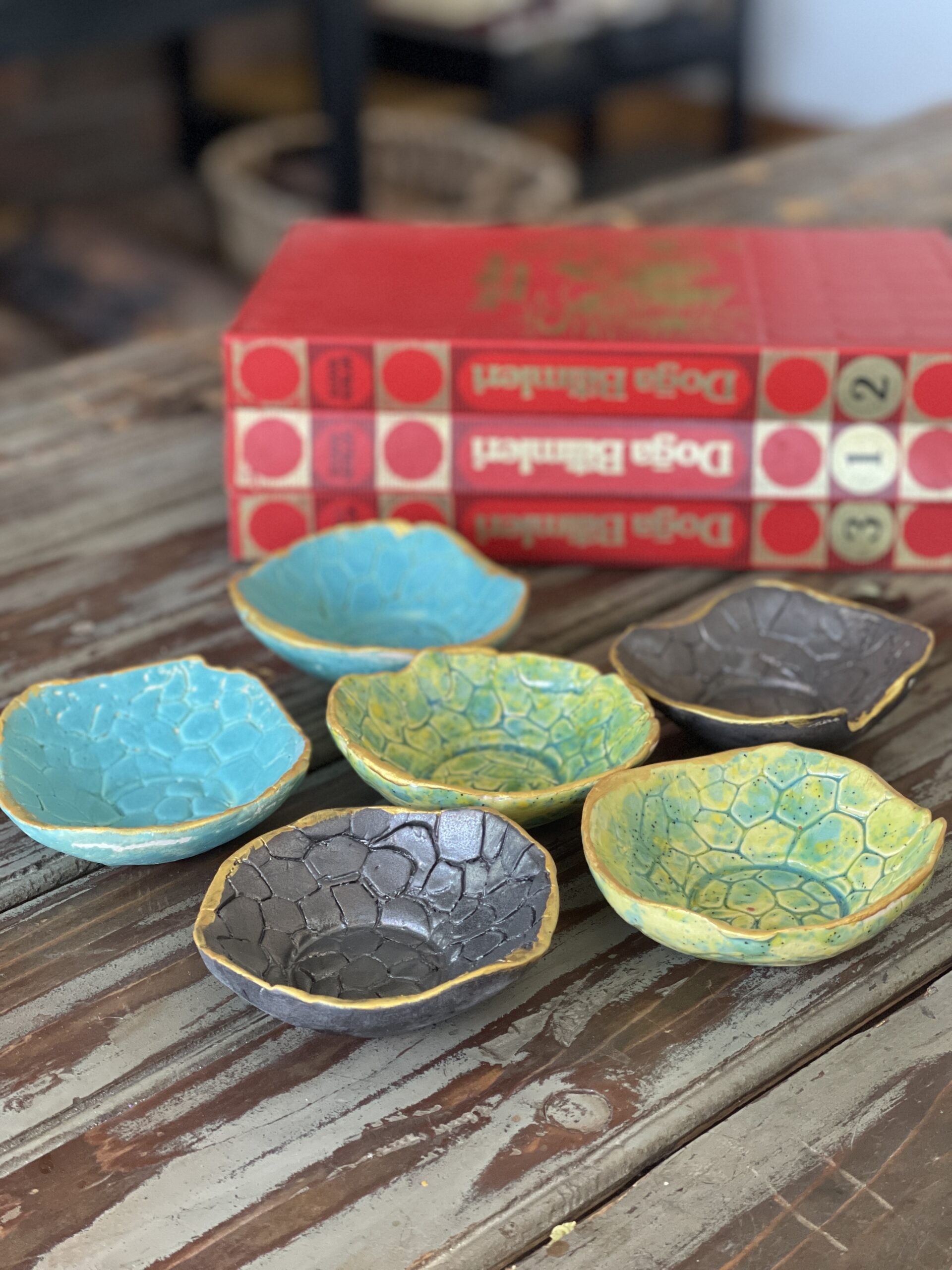 6 petites assiettes en céramique, fait main, vert, bleu, marron, à usages multiples – Image 9