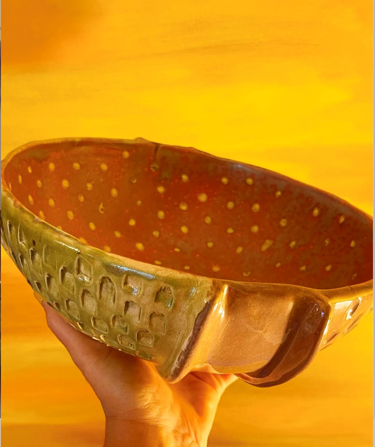 Bol de service en céramique fait main. Magnifique poterie artisanale à usages multiples – Image 3