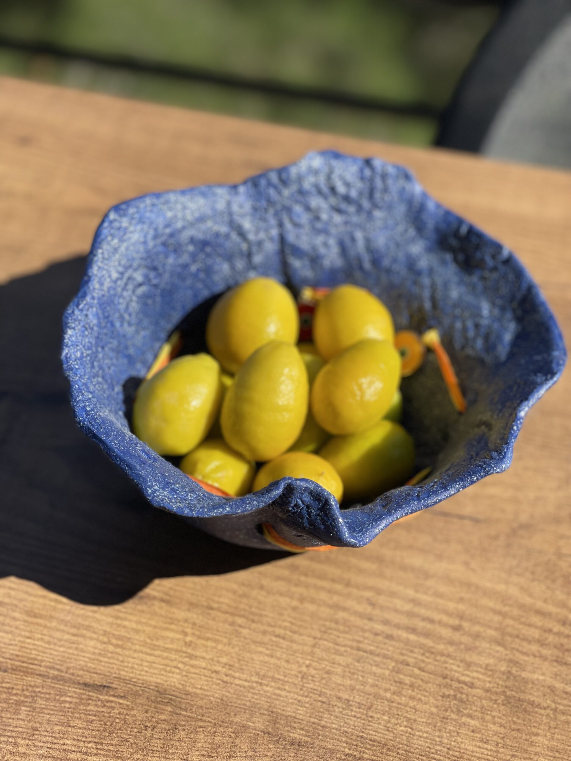 Bol en céramique fine fait main à usages multiples. – Image 3