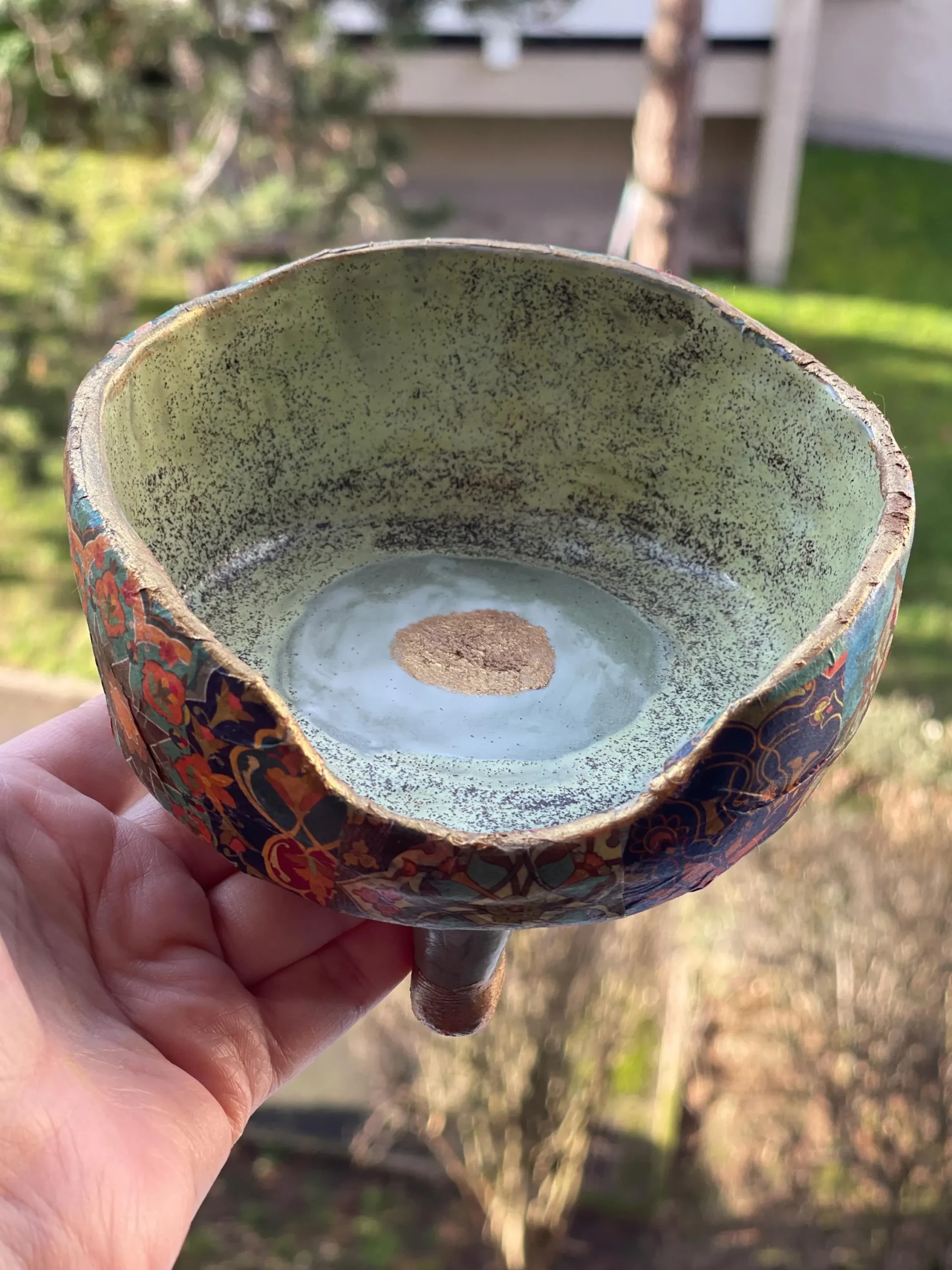 Bols en céramique sur pieds fait main. Magnifique poterie fine à usage décoratif et pratique – Image 11