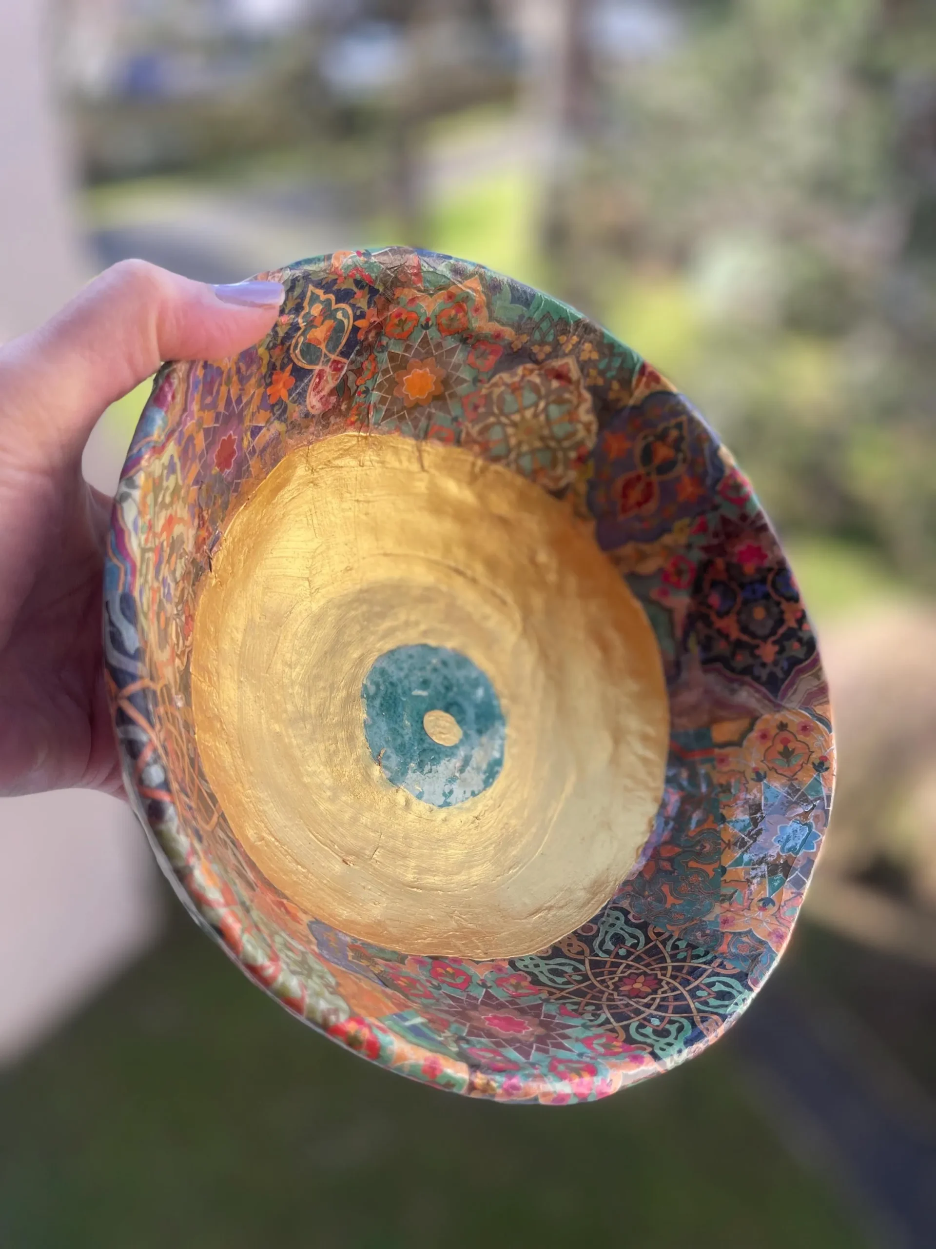 Bols en céramique sur pieds fait main. Magnifique poterie fine à usage décoratif et pratique – Image 5