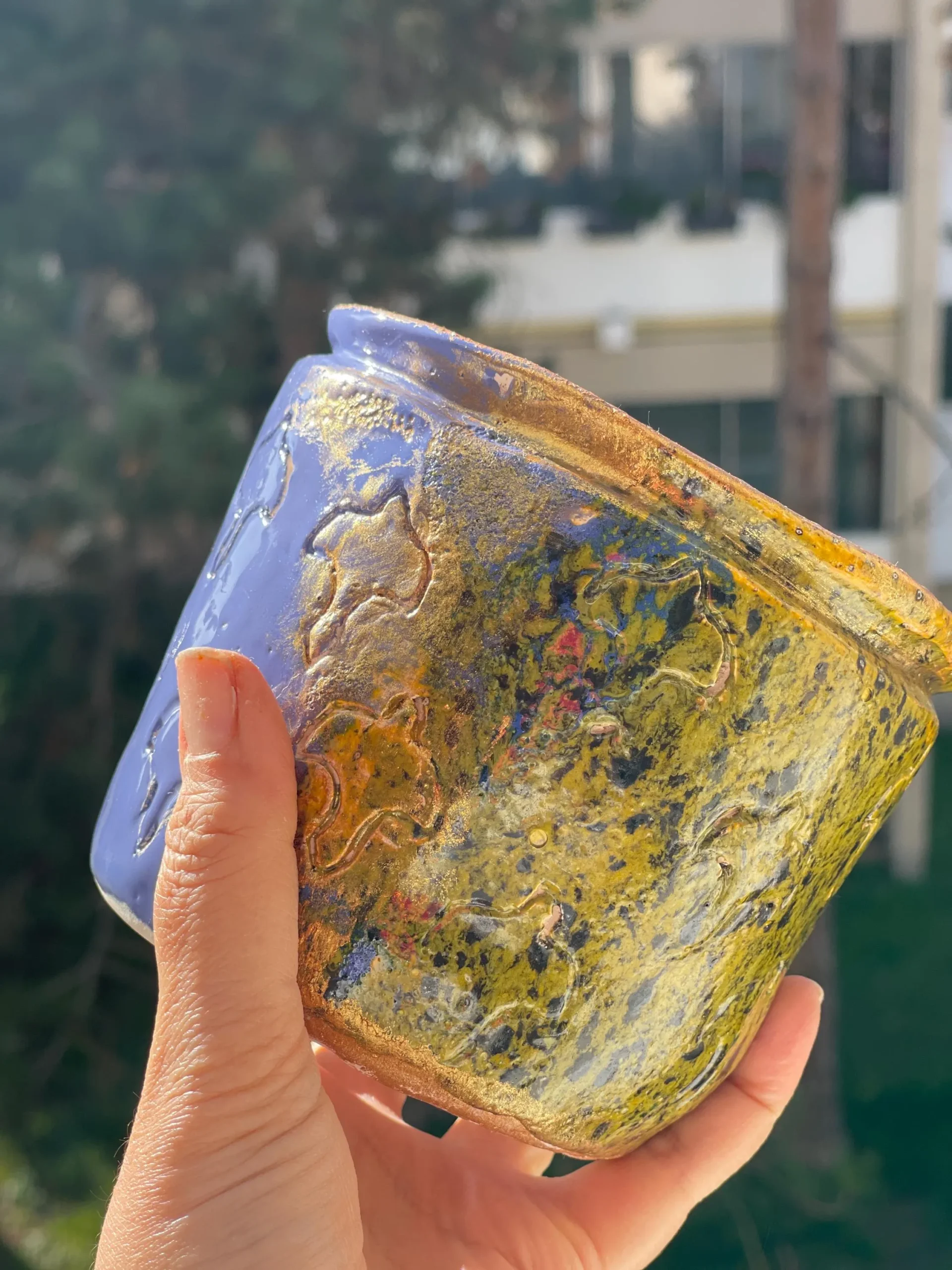 Pot en céramique désigne, poterie artisanale fait main, avec des reliefs en couleurs splendide – Image 11