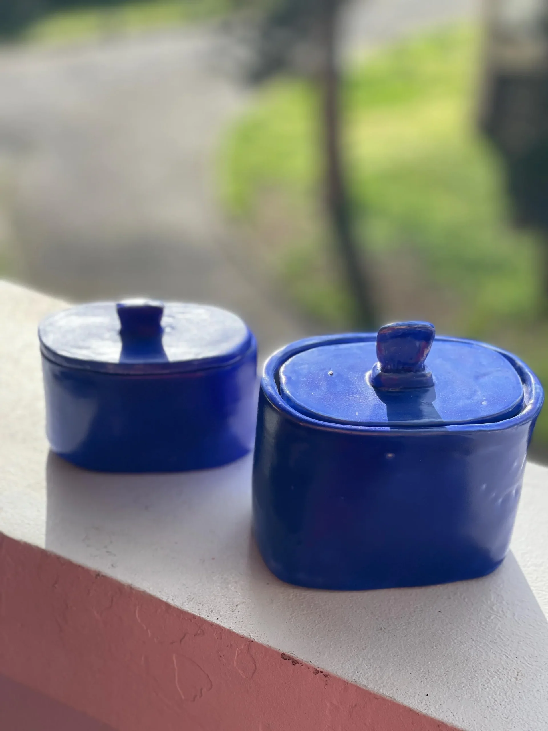 Duo pots en céramique haute qualité faits main bleu azur. Pots décoratifs artisanaux pour sucre, thé, café, chocolats. – Image 12