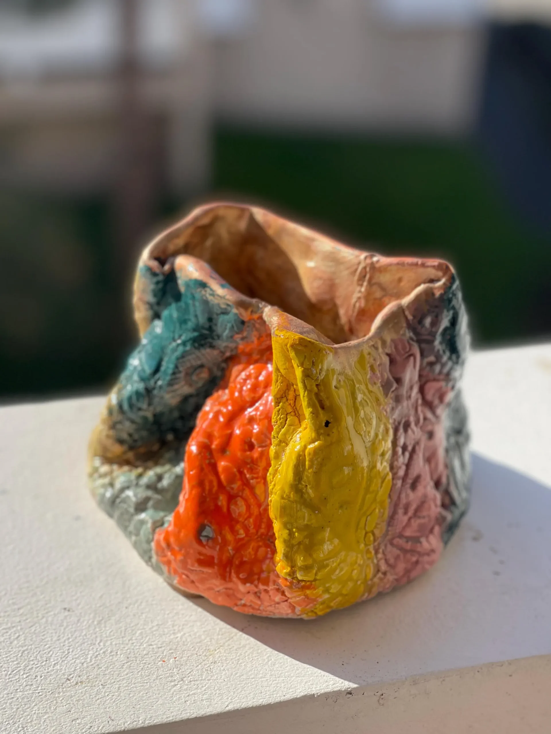 Poterie en céramique unique, fait main, inspirée d'une tulipe, avec une touche nostalgique – Image 7
