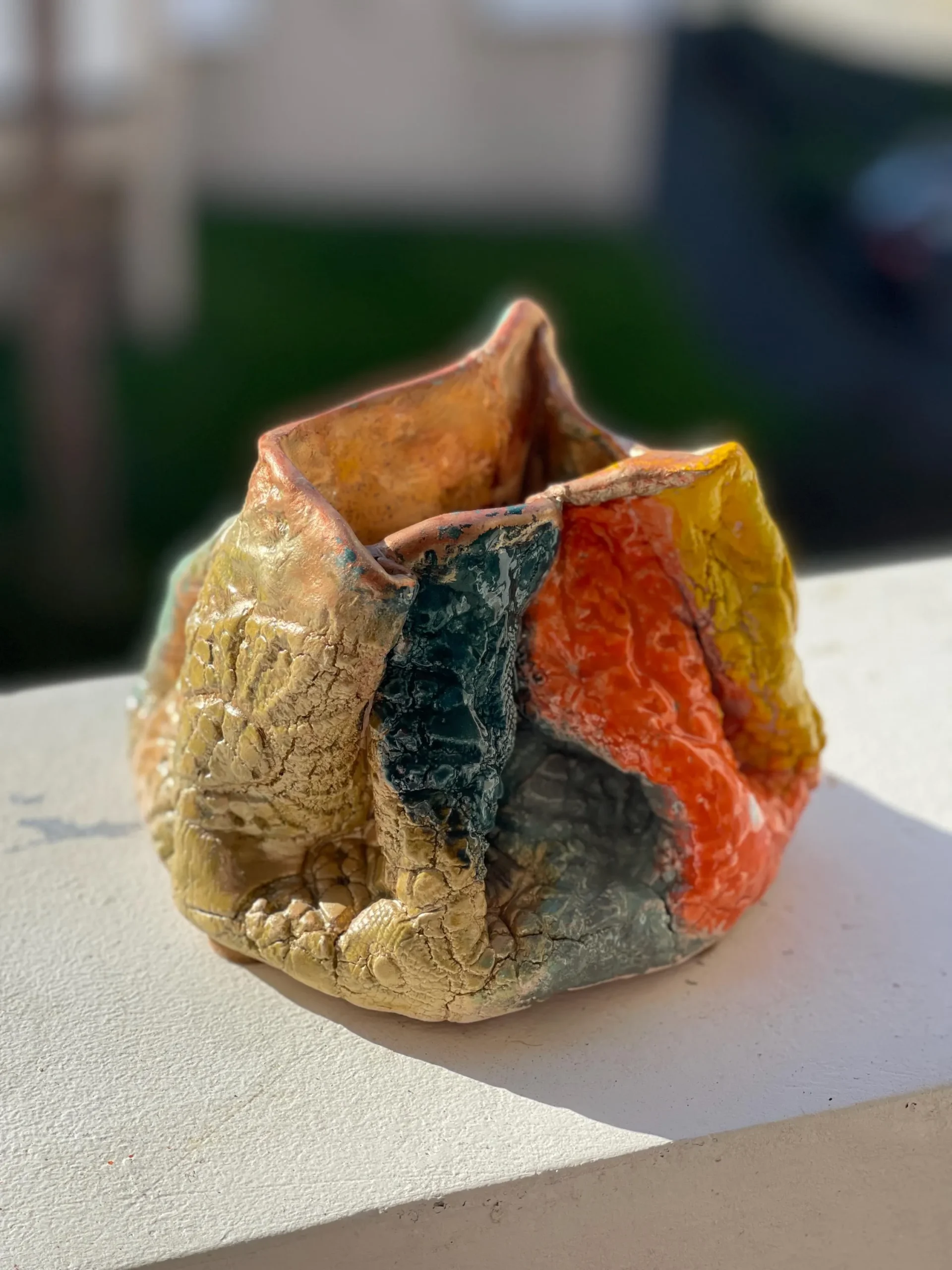 Poterie en céramique unique, fait main, inspirée d'une tulipe, avec une touche nostalgique – Image 8