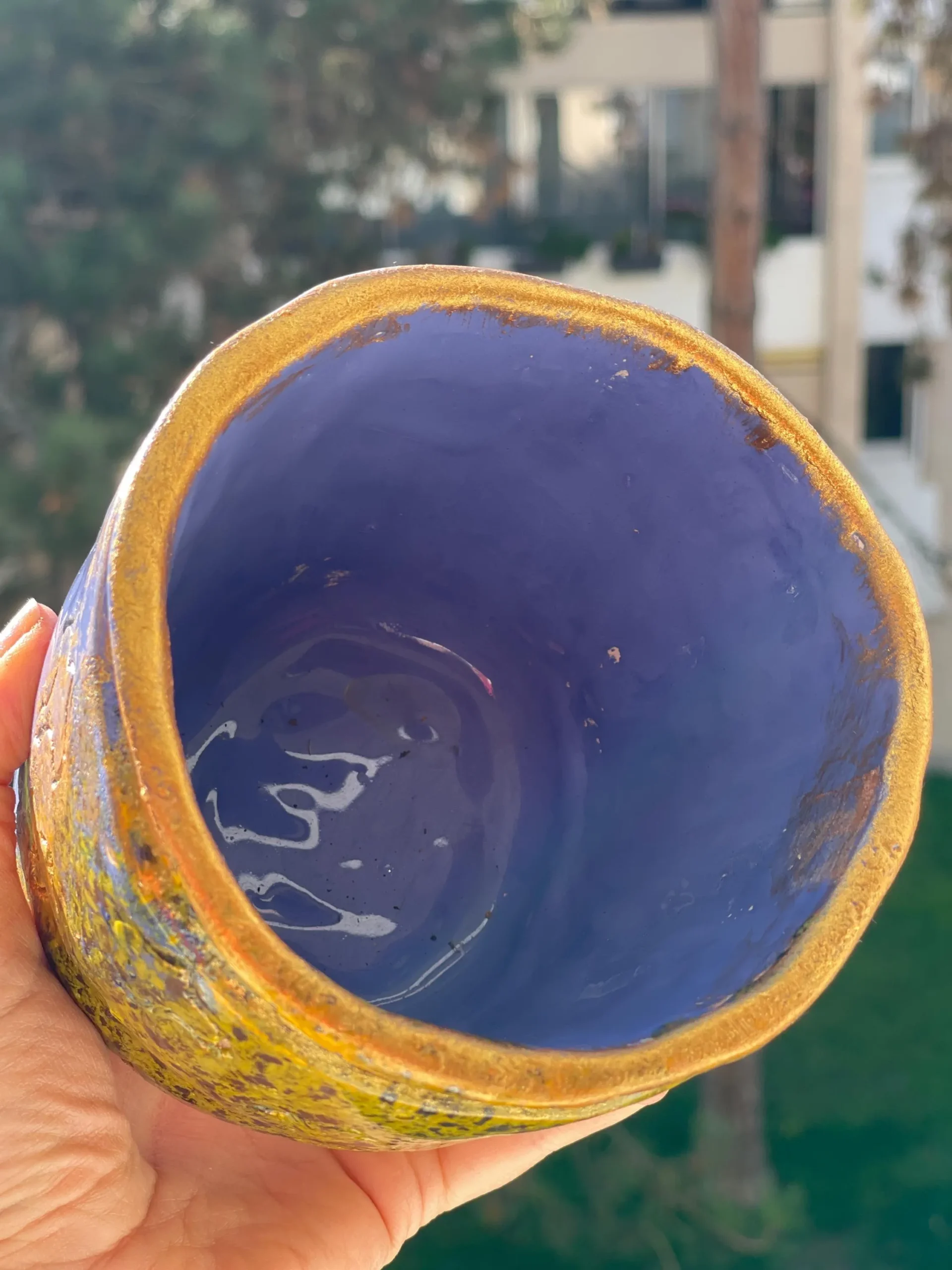 Pot en céramique désigne, poterie artisanale fait main, avec des reliefs en couleurs splendide – Image 9