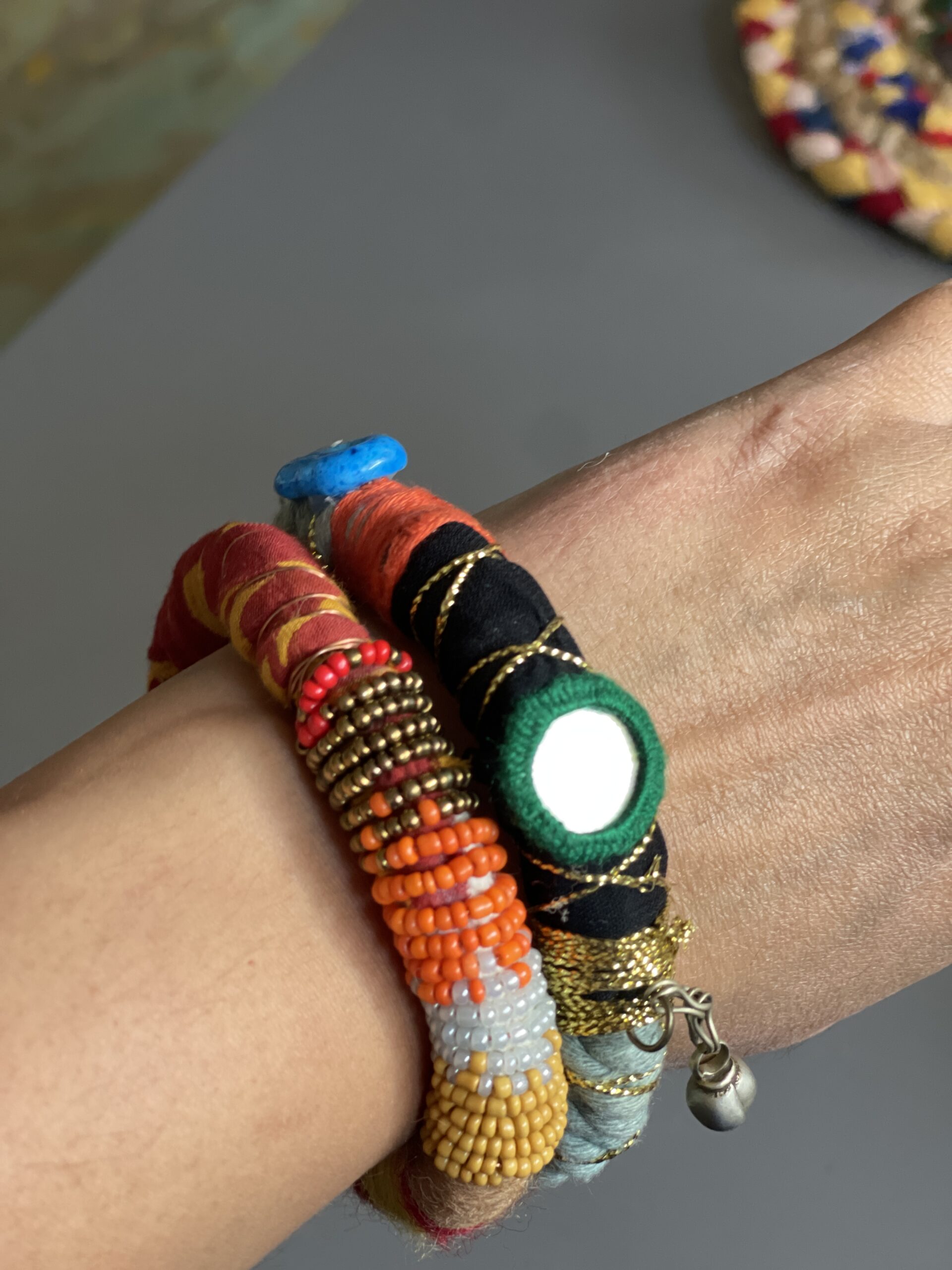 Duo de Bracelets Bohème Chic en Tissus Persans Haut de Gamme – Création Artisanale Unique et Élégante – Image 2