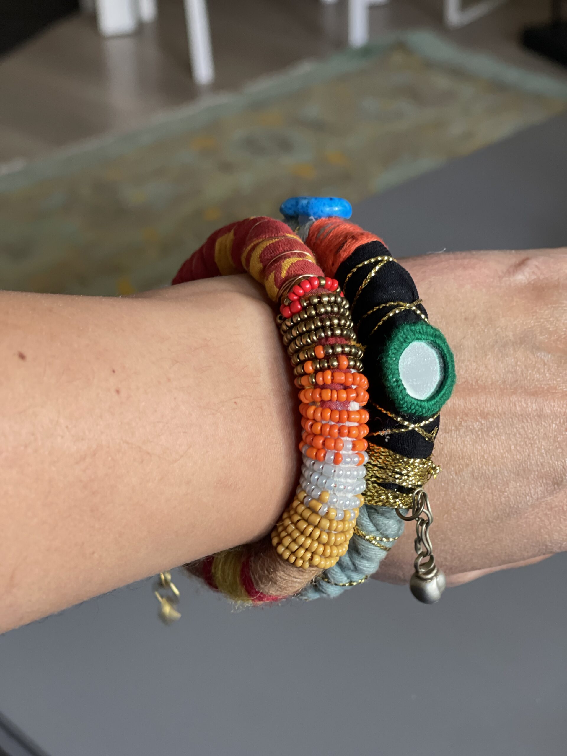 Duo de Bracelets Bohème Chic en Tissus Persans Haut de Gamme – Création Artisanale Unique et Élégante – Image 4